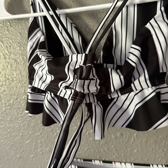 SHEIN Woman’s Size S Two Piece Bathing Suit Black and White NWOT - Picture 10 of 14